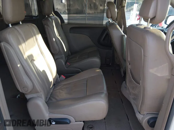 ✅ 2015 Chrysler Town & Country Touring • VIN: 2C4RC1BG8FR638994 • Lot: 44673027. Wystawiony na IAAI z przebiegiem 227 121 mil. Bezpłatny archiwum sprzedaży aukcyjnych z USA i szczegółowy raport historii pojazdu na DreamBid. Zdjęcie 8.