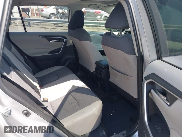 ✅ 2019 Toyota RAV4 XLE • VIN: JTMW1RFV5KD030895 • Лот: 45246397. Опубликован ранее на IAAI с пробегом 97 228 миль. Бесплатный доступ к архиву аукционных продаж из США и подробный отчёт об истории автомобиля на DreamBid. Изображение 8.