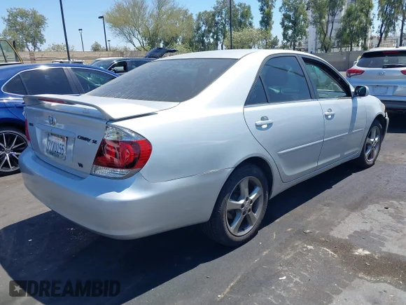 ✅ 2006 Toyota Camry SE • VIN: JTDBA32K960026319 • Lot: 45422215. Wystawiony na IAAI z przebiegiem 142 021 mil. Bezpłatny archiwum sprzedaży aukcyjnych z USA i szczegółowy raport historii pojazdu na DreamBid. Zdjęcie 4.