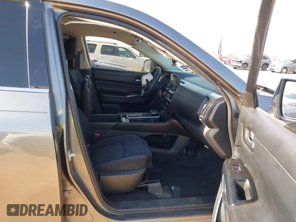 ✅ 2022 Nissan Pathfinder S • VIN: 5N1DR3AAXNC247057 • Lot: 42207620. Wystawiony na IAAI z przebiegiem 48 479 mil. Bezpłatny archiwum sprzedaży aukcyjnych z USA i szczegółowy raport historii pojazdu na DreamBid. Zdjęcie 5.