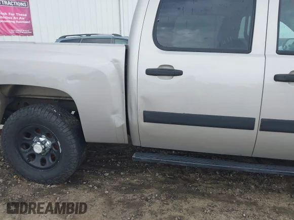 ✅ 2008 Chevrolet Silverado 1500 LS • VIN: 3GCEC13C58G180611 • Лот: 42621072. Опубліковано раніше на IAAI з пробігом 228 413 миль. Безкоштовний доступ до архіву аукціонних продажів зі США та докладний звіт про історію автомобіля на DreamBid. Зображення 6.
