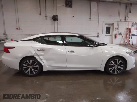 ✅ 2017 Nissan Maxima SV • VIN: 1N4AA6AP6HC453720 • Lot: 43403847. Wystawiony na IAAI z przebiegiem 103 048 mil. Bezpłatny archiwum sprzedaży aukcyjnych z USA i szczegółowy raport historii pojazdu na DreamBid. Zdjęcie 6.