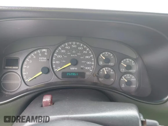 ✅ 1999 Chevrolet Silverado 1500 • VIN: 1GCEC14W8XZ104775 • Lot: 41507939. Wystawiony na IAAI z przebiegiem 252 951 mil. Bezpłatny archiwum sprzedaży aukcyjnych z USA i szczegółowy raport historii pojazdu na DreamBid. Zdjęcie 7.