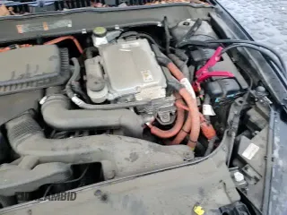 ✅ 2017 Ford Fusion Titanium • VIN: 3FA6P0SU1HR277621 • Lot: 82177945. Wystawiony na Copart z przebiegiem 95 650 mil. Bezpłatny archiwum sprzedaży aukcyjnych z USA i szczegółowy raport historii pojazdu na DreamBid. Zdjęcie 14.