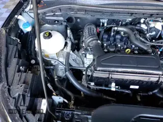 ✅ 2025 Ford Escape ST-Line • VIN: 1FMCU9MN4SUB20077 • Лот: 85928175. Опубликован ранее на Copart с пробегом 7 833 миль. Бесплатный доступ к архиву аукционных продаж из США и подробный отчёт об истории автомобиля на DreamBid. Изображение 15.