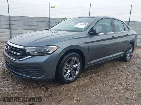 ✅ 2024 Volkswagen Jetta SE • VIN: 3VW7M7BU7RM016599 • Lot: 44183674. Wystawiony na IAAI z przebiegiem 59 892 mil. Bezpłatny archiwum sprzedaży aukcyjnych z USA i szczegółowy raport historii pojazdu na DreamBid. Zdjęcie 2.