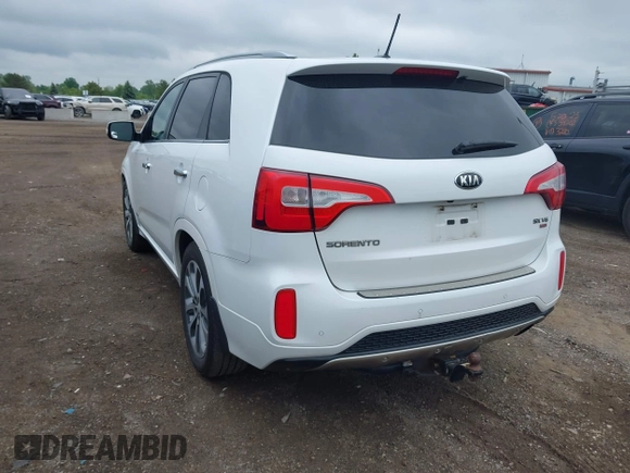 ✅ 2014 Kia Sorento SX • VIN: 5XYKWDA71EG520204 • Lot: 42388830. Wystawiony na IAAI z przebiegiem 193 262 mil. Bezpłatny archiwum sprzedaży aukcyjnych z USA i szczegółowy raport historii pojazdu na DreamBid. Zdjęcie 3.