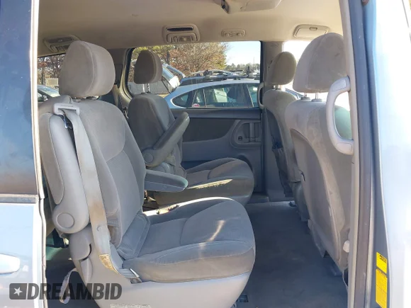 ✅ 2004 Toyota Sienna LE • VIN: 5TDZA23C84S115177 • Lot: 43914688. Wystawiony na IAAI z przebiegiem 321 583 mil. Bezpłatny archiwum sprzedaży aukcyjnych z USA i szczegółowy raport historii pojazdu na DreamBid. Zdjęcie 8.