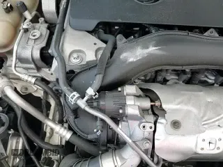 2021 Mercedes-Benz CLA 250 z VIN W1K5J4GB2MN189993, wystawiony jako Copart lot #68920145 z przebiegiem 52 840 mil mil oraz Szkoda całkowita • Salvage title. Historia ofert i sprzedaży dostępna na DreamBid. Obrazek 13.