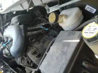 ✅ 2015 Ford Transit XL • VIN: 1FBZX2ZM7FKA31185 • Lot: 36403910. Wystawiony na IAAI z przebiegiem 193 000 mil. Bezpłatny archiwum sprzedaży aukcyjnych z USA i szczegółowy raport historii pojazdu na DreamBid. Zdjęcie 13.