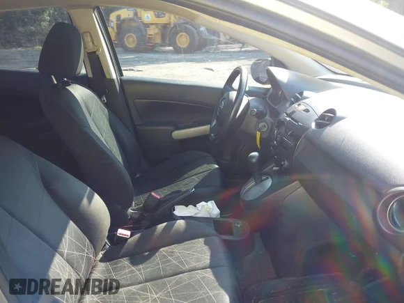 ✅ 2012 Mazda 2 Sport • VIN: JM1DE1KY1C0148030 • Лот: 42894107. Опубліковано раніше на IAAI з пробігом 207 061 миль. Безкоштовний доступ до архіву аукціонних продажів зі США та докладний звіт про історію автомобіля на DreamBid. Зображення 5.
