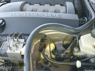 ✅ 2000 Mercedes-Benz E 320 • VIN: WDBJF70J5YB111968 • Lot: 42646770. Wystawiony na IAAI z przebiegiem 130 411 mil. Bezpłatny archiwum sprzedaży aukcyjnych z USA i szczegółowy raport historii pojazdu na DreamBid. Zdjęcie 19.