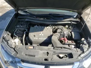 ✅ 2017 Mitsubishi Outlander GT • VIN: JA4JZ4AX0HZ031263 • Lot: 54963845. Wystawiony na Copart z przebiegiem 110 376 mil. Bezpłatny archiwum sprzedaży aukcyjnych z USA i szczegółowy raport historii pojazdu na DreamBid. Zdjęcie 15.