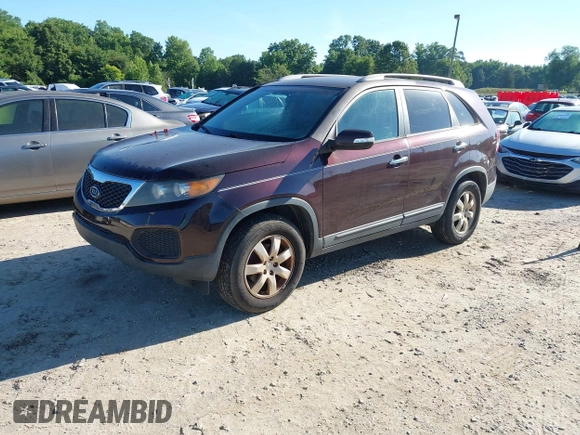 ✅ 2011 Kia Sorento LX • VIN: 5XYKT4A23BG160586 • Лот: 45284050. Опубліковано раніше на IAAI з пробігом 213 705 миль. Безкоштовний доступ до архіву аукціонних продажів зі США та докладний звіт про історію автомобіля на DreamBid. Зображення 2.