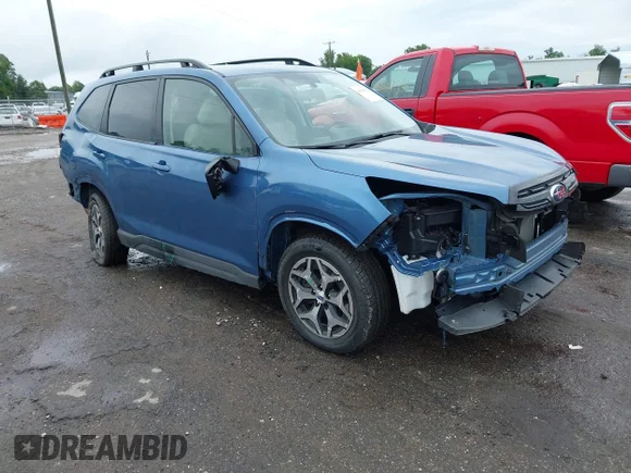 ✅ 2022 Subaru Forester Premium • VIN: JF2SKADC4NH464285 • Lot: 45424892. Listed on IAAI with 68,398 mi. Free auction sales archive from the USA and detailed vehicle history report at DreamBid. Image 1.