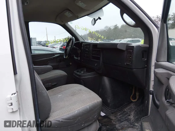 ✅ 2012 Chevrolet Express Cargo • VIN: 1GCSGAFX5C1102181 • Лот: 44592966. Опубліковано раніше на IAAI з пробігом 311 696 миль. Безкоштовний доступ до архіву аукціонних продажів зі США та докладний звіт про історію автомобіля на DreamBid. Зображення 5.