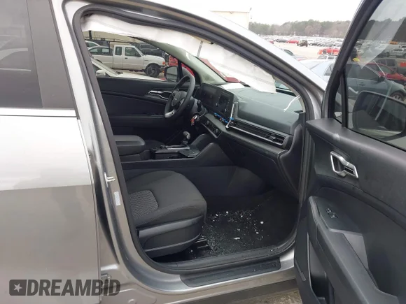 ✅ 2024 Kia Sportage LX • VIN: KNDPUCDF2R7294430 • Lot: 44466575. Wystawiony na IAAI z przebiegiem 49 604 mil. Bezpłatny archiwum sprzedaży aukcyjnych z USA i szczegółowy raport historii pojazdu na DreamBid. Zdjęcie 5.