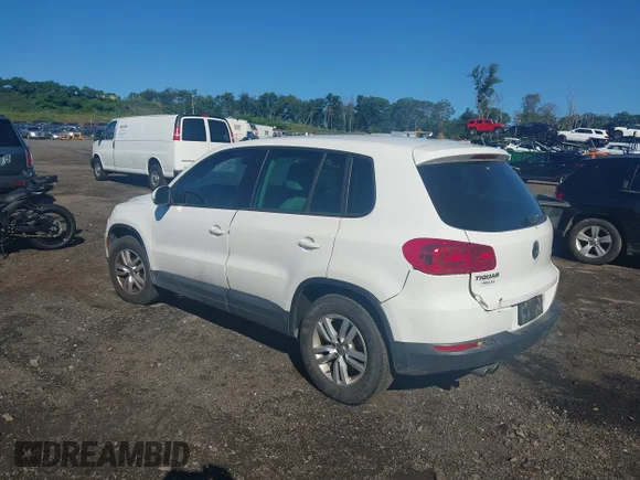 ✅ 2012 Volkswagen Tiguan S • VIN: WVGAV7AXXCW578582 • Lot: 45450608. Wystawiony na IAAI z przebiegiem 114 238 mil. Bezpłatny archiwum sprzedaży aukcyjnych z USA i szczegółowy raport historii pojazdu na DreamBid. Zdjęcie 3.