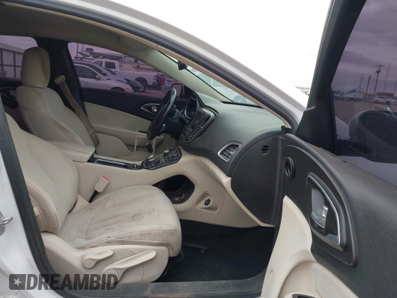 ✅ 2015 Chrysler 200 Limited • VIN: 1C3CCCAB6FN670142 • Лот: 44819347. Опубликован ранее на IAAI с пробегом 154 438 миль. Бесплатный доступ к архиву аукционных продаж из США и подробный отчёт об истории автомобиля на DreamBid. Изображение 5.