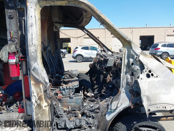 ✅ 2019 Ford Transit • VIN: 1FTBW3XG2KKB27609 • Lot: 44645408. Wystawiony na IAAI z przebiegiem Nie podano. Bezpłatny archiwum sprzedaży aukcyjnych z USA i szczegółowy raport historii pojazdu na DreamBid. Zdjęcie 5.
