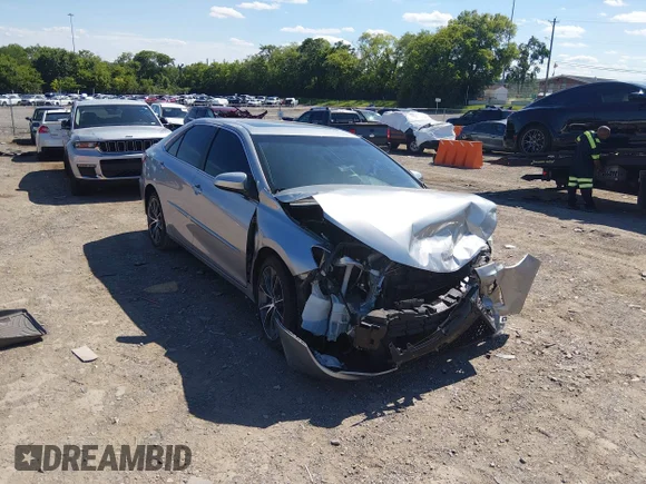 ✅ 2015 Toyota Camry SE • VIN: 4T1BF1FKXFU936551 • Лот: 45385012. Опубліковано раніше на IAAI з пробігом 94 265 миль. Безкоштовний доступ до архіву аукціонних продажів зі США та докладний звіт про історію автомобіля на DreamBid. Зображення 1.