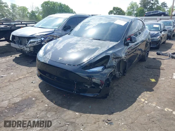 ✅ 2025 Tesla Model Y Long Range • VIN: 7SAYGDED9SA356355 • Лот: 42150729. Опубліковано раніше на IAAI з пробігом 6 098 миль. Безкоштовний доступ до архіву аукціонних продажів зі США та докладний звіт про історію автомобіля на DreamBid. Зображення 2.