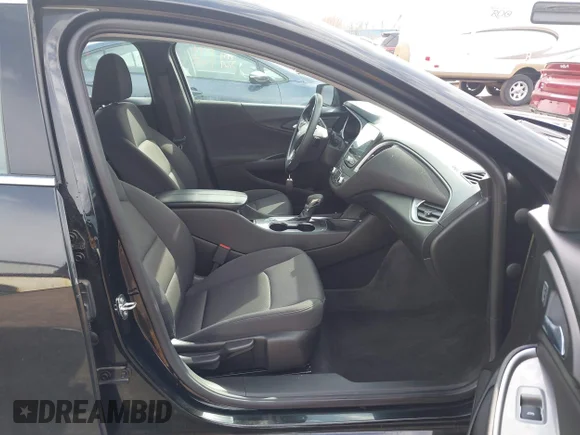 ✅ 2022 Chevrolet Malibu LT • VIN: 1G1ZD5STXNF161937 • Lot: 44581783. Wystawiony na IAAI z przebiegiem 59 893 mil. Bezpłatny archiwum sprzedaży aukcyjnych z USA i szczegółowy raport historii pojazdu na DreamBid. Zdjęcie 5.