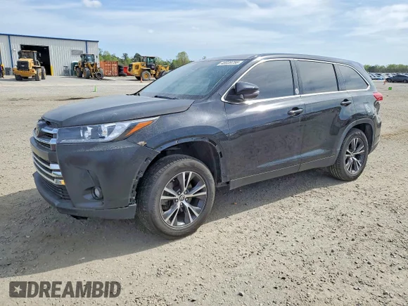 ✅ 2019 Toyota Highlander LE • VIN: 5TDZZRFH8KS360664 • Lot: 48039756. Listed on Copart with 117,456 mi. Free auction sales archive from the USA and detailed vehicle history report at DreamBid. Image 1.