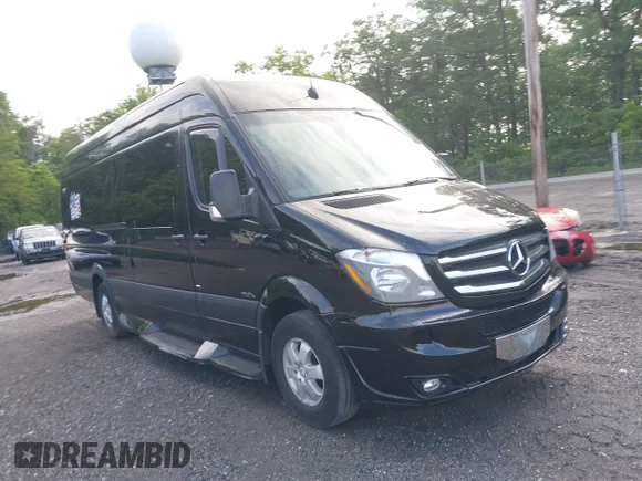 ✅ 2014 Mercedes-Benz Sprinter Cargo • VIN: WD3PE8CCXE5851991 • Лот: 42263362. Опубликован ранее на IAAI с пробегом 123 333 миль. Бесплатный доступ к архиву аукционных продаж из США и подробный отчёт об истории автомобиля на DreamBid. Изображение 1.
