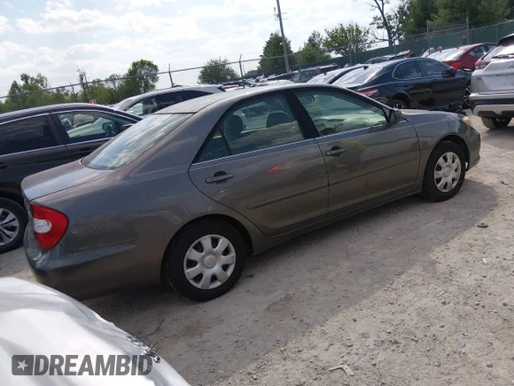 ✅ 2002 Toyota Camry LE • VIN: 4T1BE32K12U567061 • Lot: 44938333. Wystawiony na IAAI z przebiegiem 175 675 mil. Bezpłatny archiwum sprzedaży aukcyjnych z USA i szczegółowy raport historii pojazdu na DreamBid. Zdjęcie 4.
