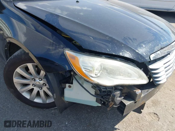 ✅ 2013 Chrysler 200 Touring • VIN: 1C3CCBBG1DN678635 • Lot: 43377730. Listed on IAAI with 123,005 mi. Free auction sales archive from the USA and detailed vehicle history report at DreamBid. Image 6.