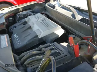 ✅ 2010 Cadillac SRX Premium Collection • VIN: 3GYFNCEY0AS648423 • Lot: 43332591. Wystawiony na IAAI z przebiegiem 182 286 mil. Bezpłatny archiwum sprzedaży aukcyjnych z USA i szczegółowy raport historii pojazdu na DreamBid. Zdjęcie 20.