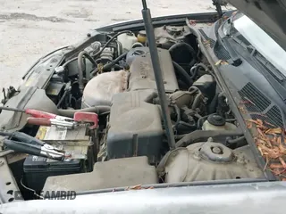 ✅ 2002 Toyota Camry LE • VIN: 4T1BE30K52U561461 • Lot: 43751368. Wystawiony na IAAI z przebiegiem 157 395 mil. Bezpłatny archiwum sprzedaży aukcyjnych z USA i szczegółowy raport historii pojazdu na DreamBid. Zdjęcie 14.