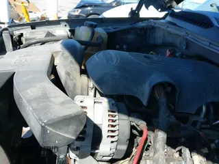 ✅ 2005 Chevrolet Avalanche LS • VIN: 3GNEC12Z55G271144 • Lot: 43633435. Listed on IAAI with 291,369 mi. Free auction sales archive from the USA and detailed vehicle history report at DreamBid. Image 19.