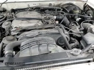 ✅ 1992 Toyota 4Runner • VIN: JT3VN39W9N8037898 • Lot: 87326984. Wystawiony na Copart z przebiegiem 191 803 mil. Bezpłatny archiwum sprzedaży aukcyjnych z USA i szczegółowy raport historii pojazdu na DreamBid. Zdjęcie 13.