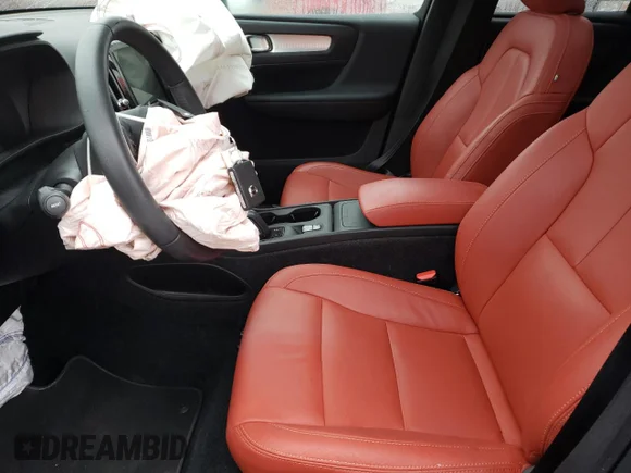 ✅ 2020 Volvo XC40 Momentum • VIN: YV4162UK5L2244257 • Lot: 43610913. Listed on Copart with Not provided. Free auction sales archive from the USA and detailed vehicle history report at DreamBid. Image 7.