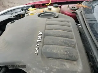 ✅ 2013 Chrysler 200 LX • VIN: 1C3CCBAG6DN727250 • Lot: 43686785. Wystawiony na IAAI z przebiegiem 82 832 mil. Bezpłatny archiwum sprzedaży aukcyjnych z USA i szczegółowy raport historii pojazdu na DreamBid. Zdjęcie 19.