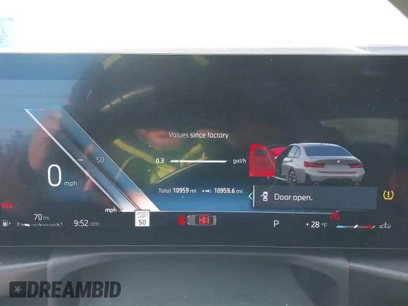 ✅ 2025 BMW 3 Series 330i xDrive • VIN: 3MW89CW07S8F05248 • Лот: 43790954. Опубликован ранее на IAAI с пробегом 10 959 миль. Бесплатный доступ к архиву аукционных продаж из США и подробный отчёт об истории автомобиля на DreamBid. Изображение 7.