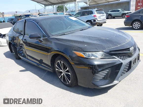 ✅ 2018 Toyota Camry SE • VIN: 4T1B11HKXJU610799 • Lot: 44610783. Wystawiony na IAAI z przebiegiem 94 992 mil. Bezpłatny archiwum sprzedaży aukcyjnych z USA i szczegółowy raport historii pojazdu na DreamBid. Zdjęcie 1.