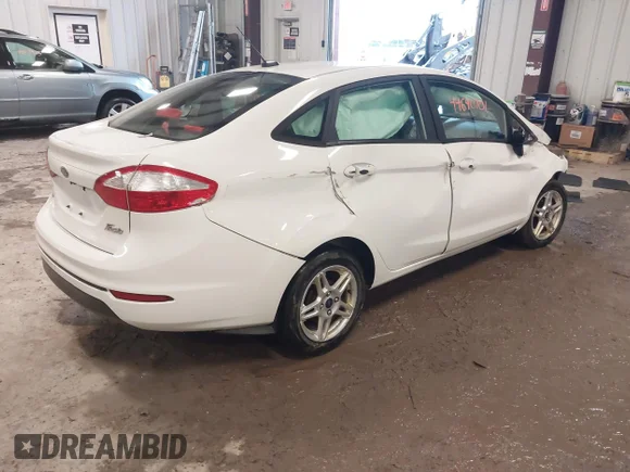 ✅ 2019 Ford Fiesta SE • VIN: 3FADP4BJ4KM122554 • Лот: 44640701. Опубліковано раніше на IAAI з пробігом 71 610 миль. Безкоштовний доступ до архіву аукціонних продажів зі США та докладний звіт про історію автомобіля на DreamBid. Зображення 4.