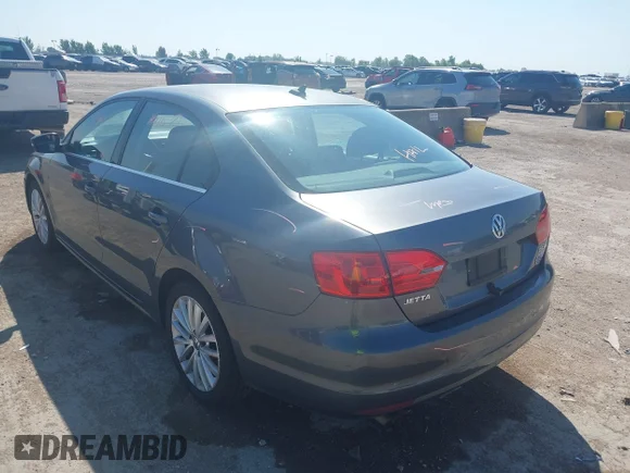 ✅ 2011 Volkswagen Jetta SEL • VIN: 3VWLX7AJ5BM099601 • Лот: 45058571. Опубліковано раніше на IAAI з пробігом 179 691 миль. Безкоштовний доступ до архіву аукціонних продажів зі США та докладний звіт про історію автомобіля на DreamBid. Зображення 3.