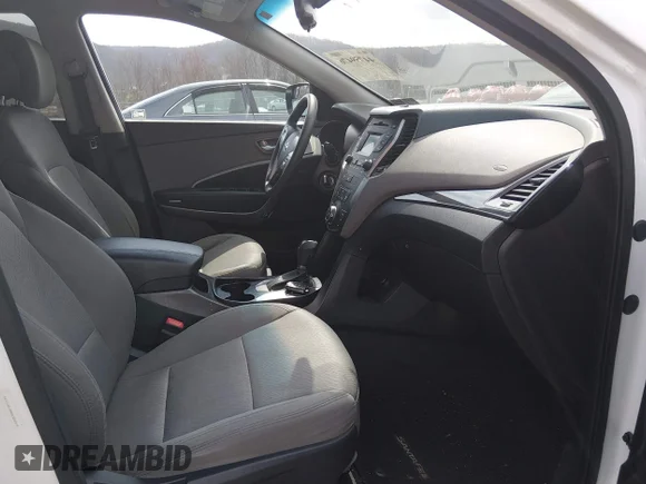 ✅ 2016 Hyundai Santa Fe • VIN: 5XYZUDLB8GG324219 • Lot: 44759476. Wystawiony na IAAI z przebiegiem 111 484 mil. Bezpłatny archiwum sprzedaży aukcyjnych z USA i szczegółowy raport historii pojazdu na DreamBid. Zdjęcie 5.