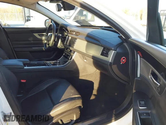 ✅ 2017 Jaguar XF 35t Premium • VIN: SAJBD4BV8HCY45493 • Lot: 43787911. Listed on IAAI with 125,986 mi. Free auction sales archive from the USA and detailed vehicle history report at DreamBid. Image 5.