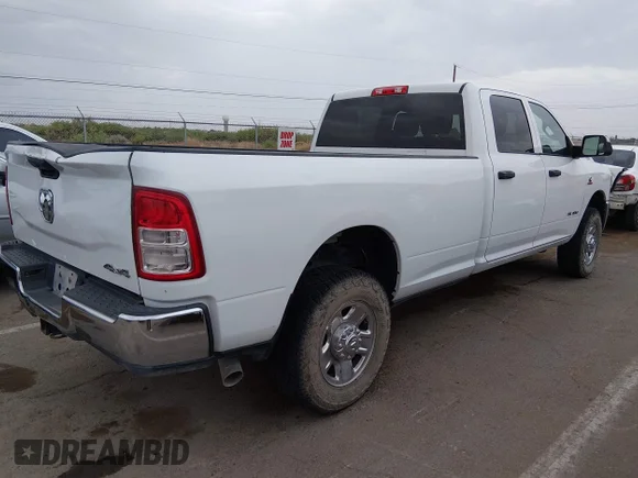 ✅ 2022 Ram 2500 Tradesman • VIN: 3C6UR5HL3NG193838 • Лот: 44749848. Опубліковано раніше на IAAI з пробігом 51 676 миль. Безкоштовний доступ до архіву аукціонних продажів зі США та докладний звіт про історію автомобіля на DreamBid. Зображення 4.