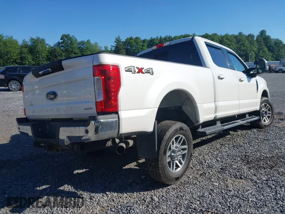 ✅ 2017 Ford F-250 Lariat • VIN: 1FT7W2B6XHED14425 • Lot: 42624029. Listed on IAAI with 139,900 mi. Free auction sales archive from the USA and detailed vehicle history report at DreamBid. Image 4.