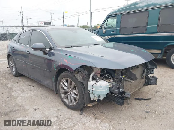 ✅ 2020 Toyota Avalon XLE • VIN: 4T1JZ1FB4LU046299 • Лот: 45023279. Опубліковано раніше на IAAI з пробігом 41 185 миль. Безкоштовний доступ до архіву аукціонних продажів зі США та докладний звіт про історію автомобіля на DreamBid. Зображення 1.