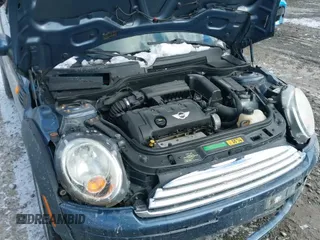 ✅ 2010 MINI Convertible • VIN: WMWMR3C50ATZ18845 • Lot: 41394025. Wystawiony na IAAI z przebiegiem 78 872 mil. Bezpłatny archiwum sprzedaży aukcyjnych z USA i szczegółowy raport historii pojazdu na DreamBid. Zdjęcie 13.