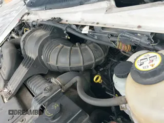 ✅ 2003 Ford Econoline Passenger XL • VIN: 1FBSS31L13HA10351 • Lot: 43162495. Wystawiony na IAAI z przebiegiem 65 190 mil. Bezpłatny archiwum sprzedaży aukcyjnych z USA i szczegółowy raport historii pojazdu na DreamBid. Zdjęcie 19.