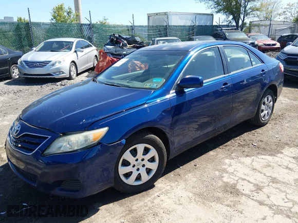 ✅ 2011 Toyota Camry LE • VIN: 4T1BF3EK9BU642971 • Lot: 44966137. Wystawiony na IAAI z przebiegiem 120 541 mil. Bezpłatny archiwum sprzedaży aukcyjnych z USA i szczegółowy raport historii pojazdu na DreamBid. Zdjęcie 2.