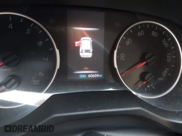 ✅ 2019 Toyota RAV4 XLE Premium • VIN: 2T3A1RFV2KC050956 • Lot: 43568765. Wystawiony na IAAI z przebiegiem 60 604 mil. Bezpłatny archiwum sprzedaży aukcyjnych z USA i szczegółowy raport historii pojazdu na DreamBid. Zdjęcie 7.